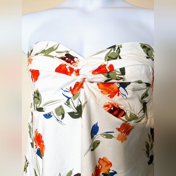 TORRID, NWOT, Foxy Knot Front, Floral Tube Top, Size 2X - Picture 6 of 13